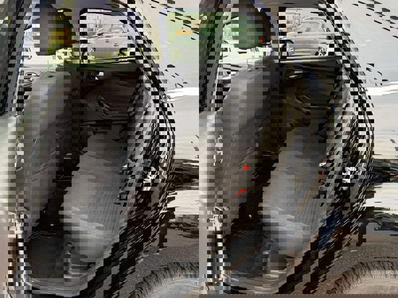 Image Ford FOCUS BERLINE 1.5 EcoBoost 150 Titanium BVA6 GPS Caméra Bluetooth Sièges chauffants Régul Clim auto Gtie 1 an 